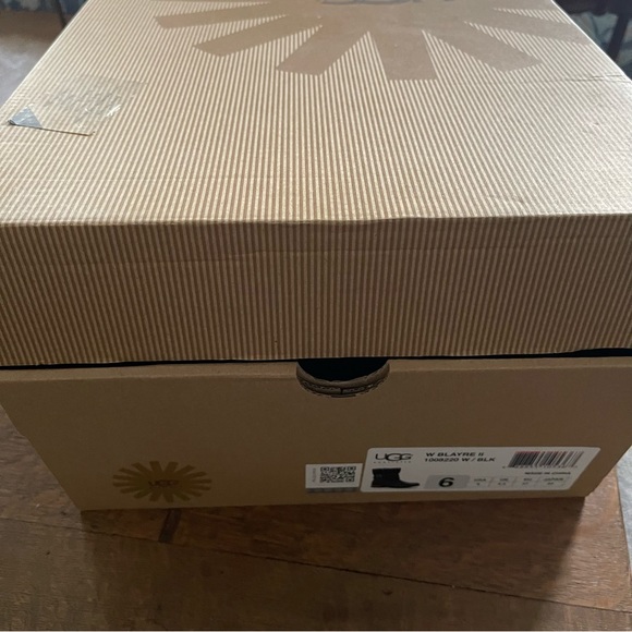 ❄️ UGG Blayre II Boots - Picture 5 of 13